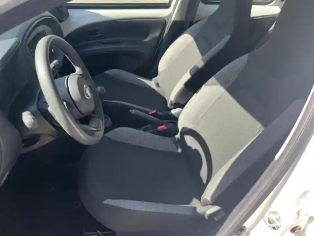 Toyota Aygo X 1.0 vvt-i 72ch active business my23 — photo 10