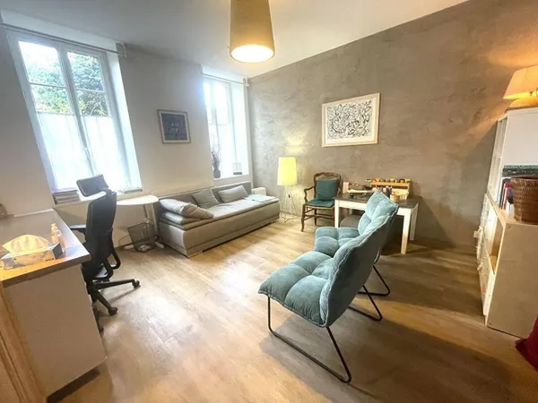 Local d'activité 2 pièces 45 m²