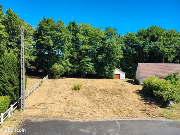 Terrain 1 055 m² Allogny