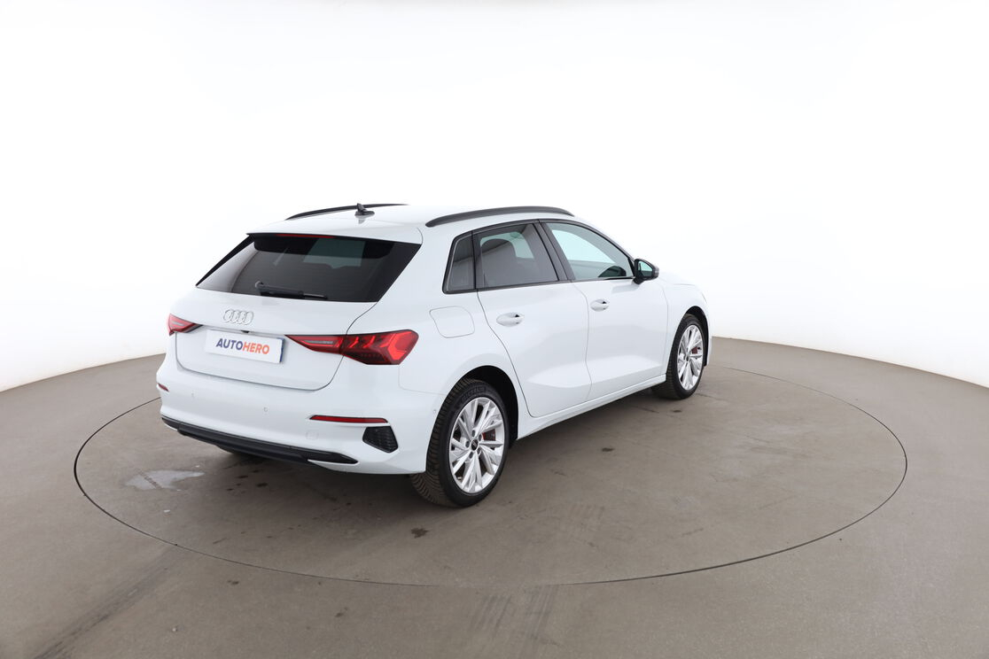 Audi A3 Sportback 40 e-tron Design Luxe S Tronic — photo 5