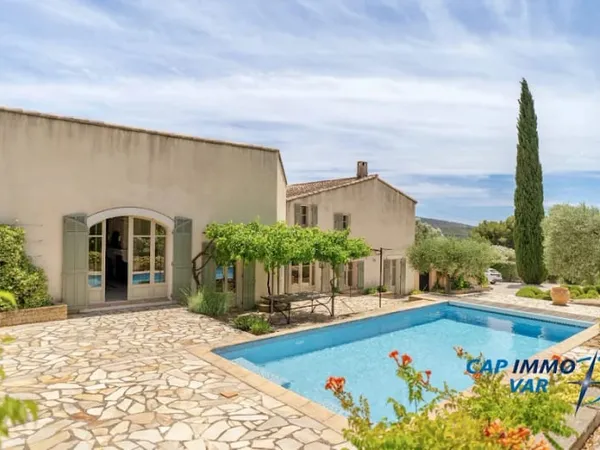 Villa 6 pièces 205 m²