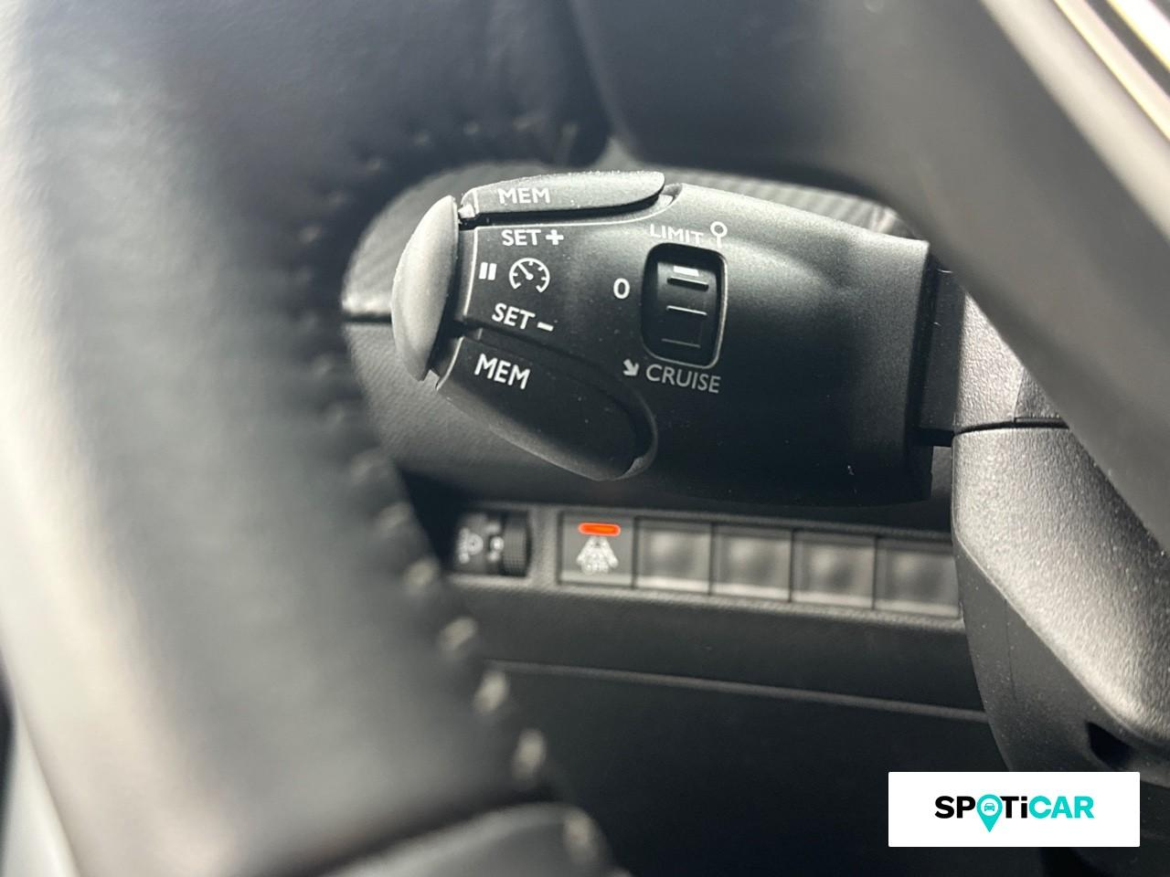 Peugeot 208 1.2 puretech 100ch s&s style 118g — photo 17