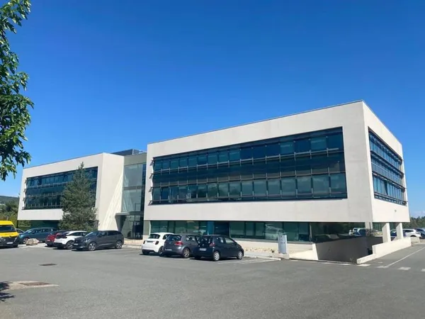 Bureau 225 m²