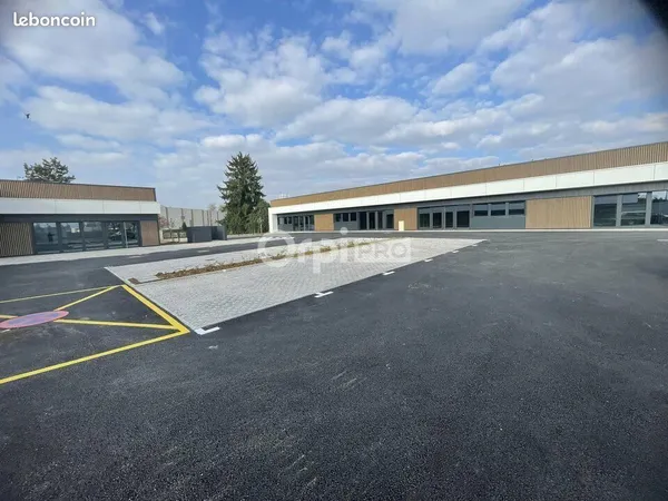 Local commercial 400 m²