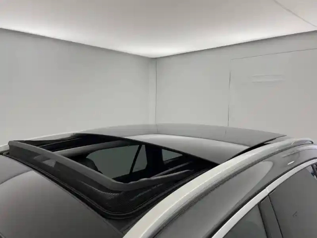 Mercedes Glc 300 e 9g-tronic 4matic — photo 33