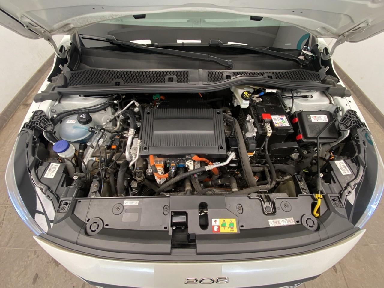 Peugeot 208 electrique 50 kwh 136ch allure — photo 14