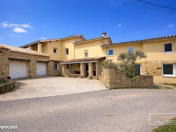 Maison 5 pièces 216 m²