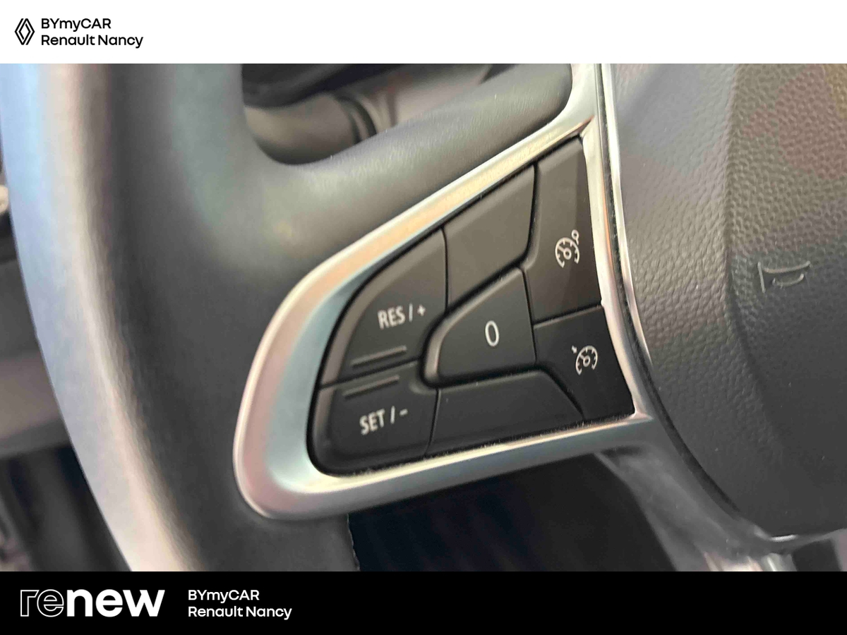 Renault Clio TCe 90 — photo 21