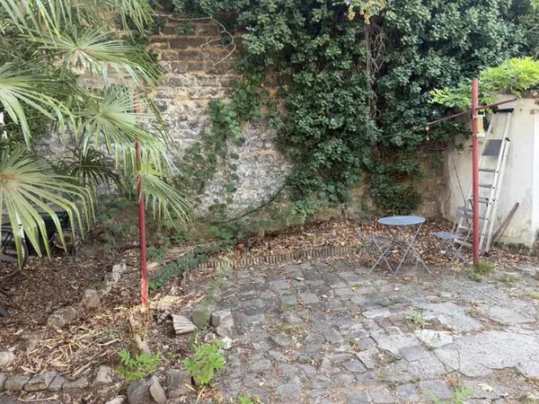 Maison de type F3 meublée au sein d'une petite copropriété
