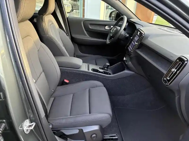 Volvo C40 e single extended range 252 ch 1edt — photo 32
