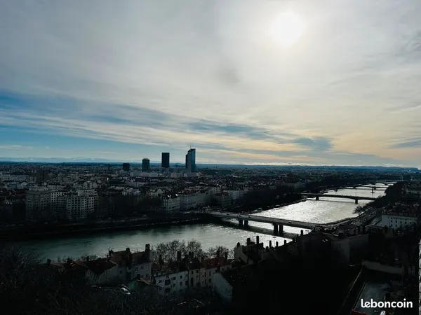 Appartement meublé avec vue imprenable sur Lyon