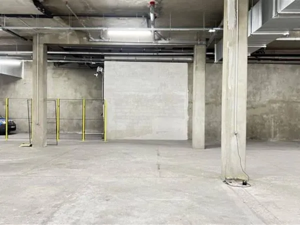 Local d'activité 1566 m²