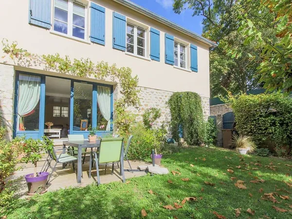 Maison 8 pièces 195 m²