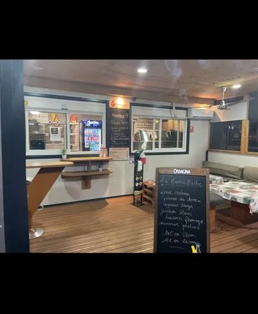 Snack pizza au feu bois