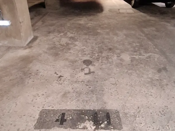 Grand parking double en enfilade proche gare montparnasse