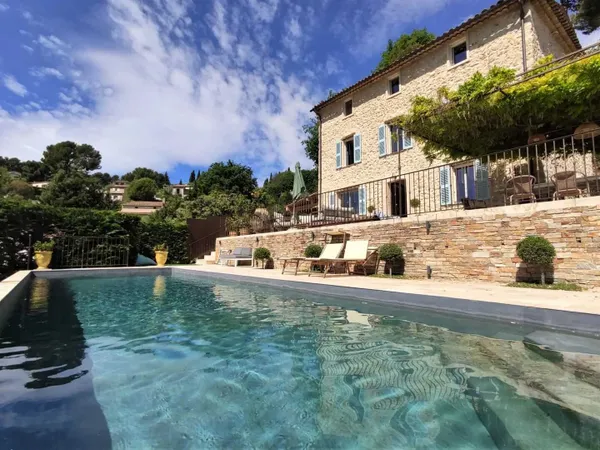 Maison 5 pièces 210 m²