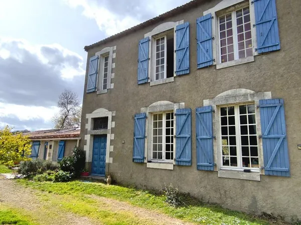 Maison 7 pièces 234 m²