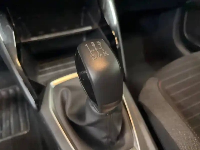 Peugeot 208 puretech 75 s&amp;s bvm5 — photo 36