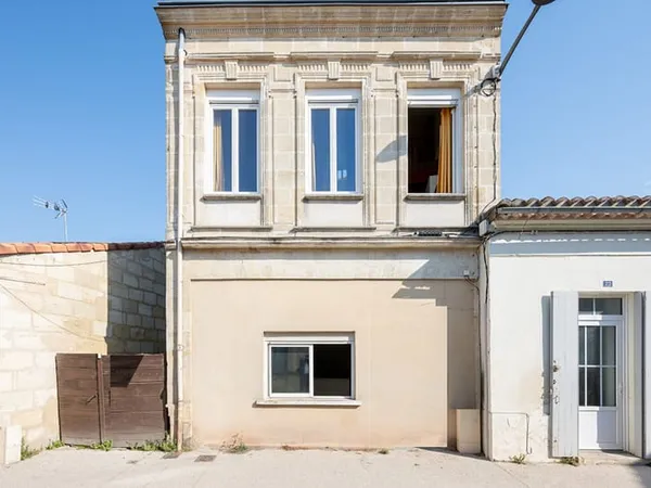 IMMEUBLE de Rapport avec 3 appartements