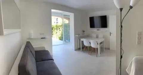 Studio meublé de 30 m² en rez-de-jardin