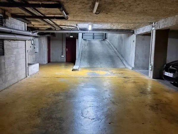 Emplacement de parking a louer angle jules guesde aristide briand a levallois