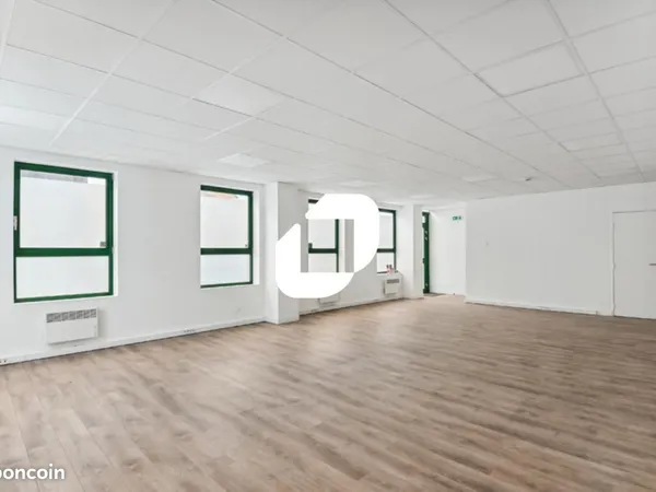 Local bureaux 1 014 m²
