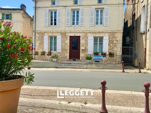 Maison 9 pièces 295 m²