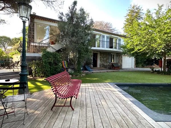 Tour de Mare - Grande maison familiale 223 m² avec piscine et jacuzzi 799 000