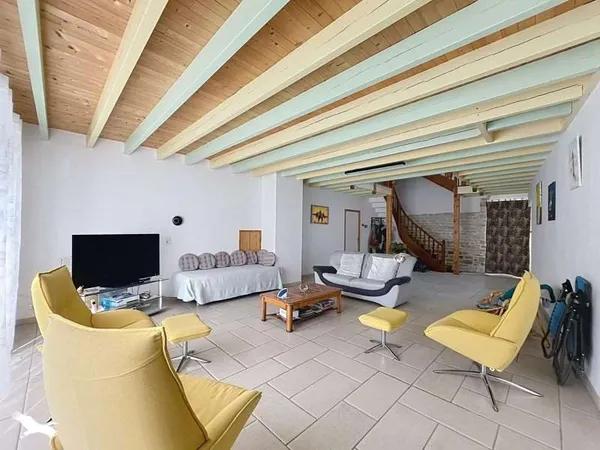 Maison 7 pièces 300 m²