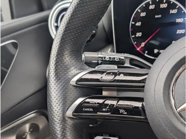 Mercedes Glc 300 e — photo 13
