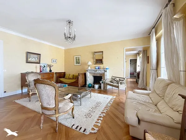 Appartement 6 pièces 143 m²