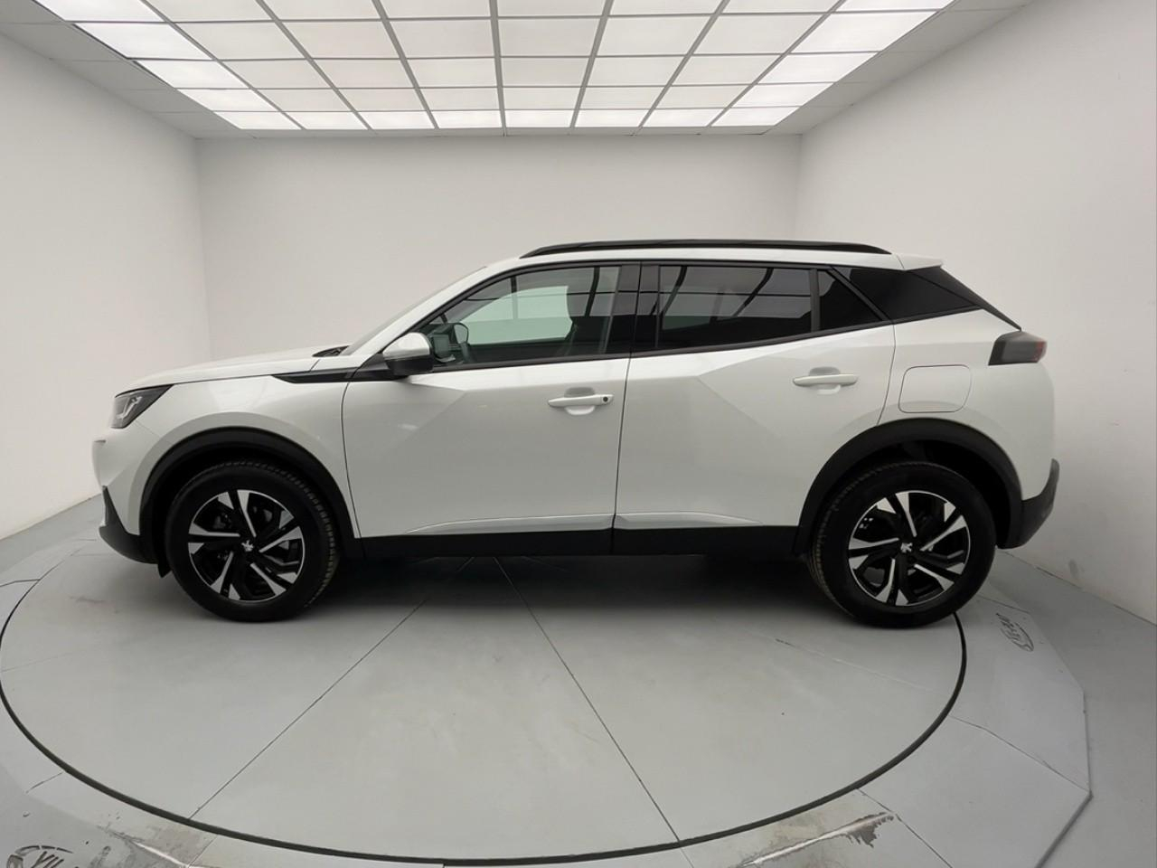 Peugeot 2008 bluehdi 130 s&s eat8 allure — photo 2