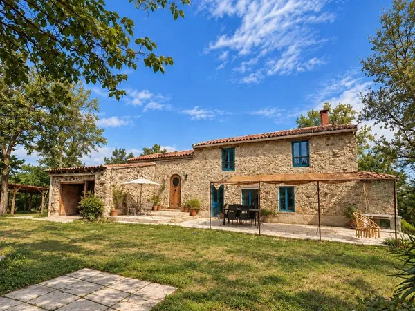 Maison en pierre restaurée, 7 ha et vue panoramique - Limoux