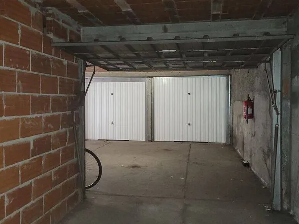Parking 12 m²