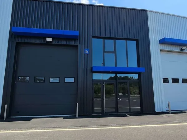 Local 1 pièce 178 m²