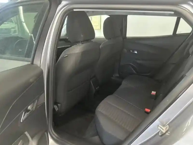 Peugeot 2008 e- 136ch style — photo 5