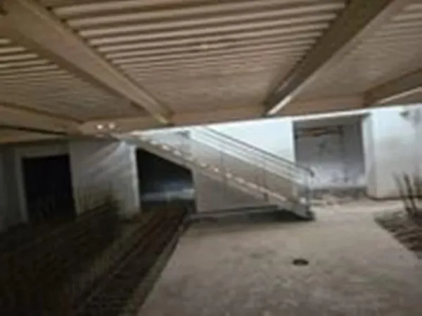 Local 6 pièces 2000 m²