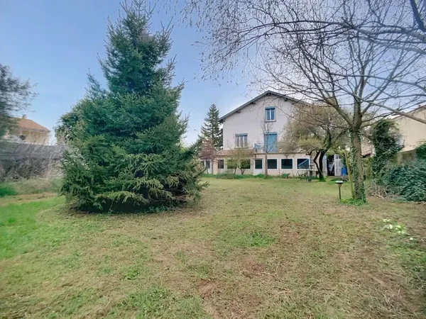 JOLIE MAISON + JARDIN + TERRASSES + GARAGE