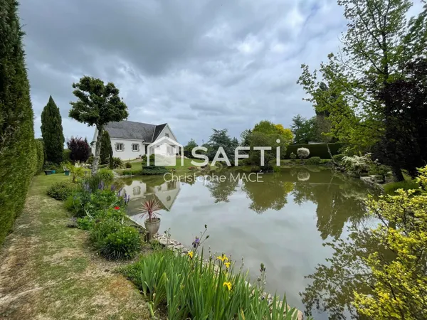 Propriété 8 pièces - 195m2 sur un terrain de 3151m2 avec plan d'eau