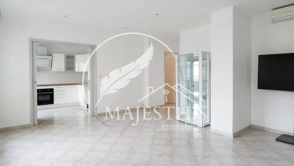 TOULON HAUTE-VILLE APPARTEMENT T3 TRAVERSANT DE 86,65 M2
