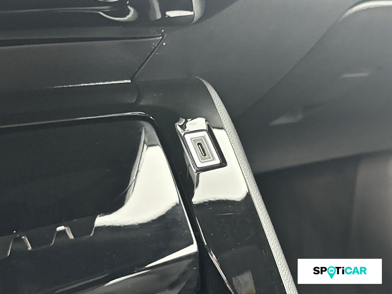 Peugeot 2008 e-2008 156ch 54 kwh allure — photo 19