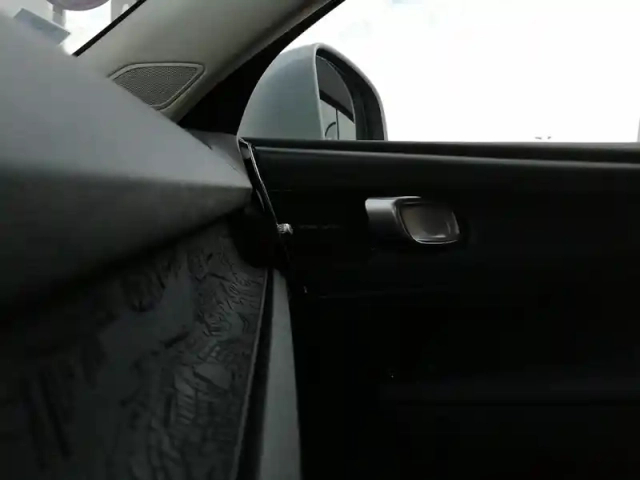 Volvo Xc40 t5 recharge 180+82 ch dct7 — photo 31