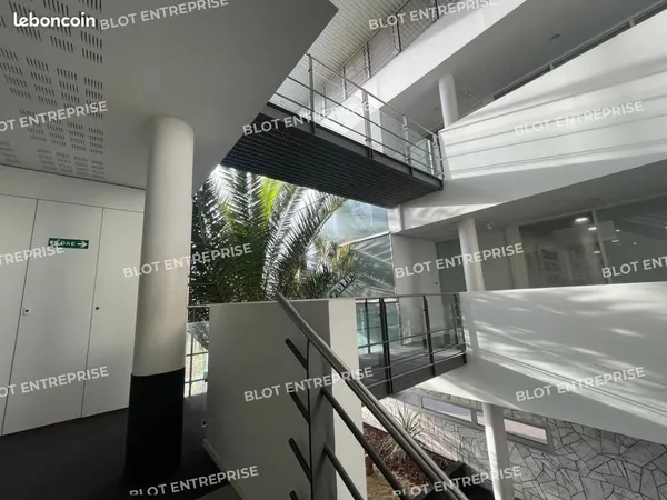 Bureaux 357 m²