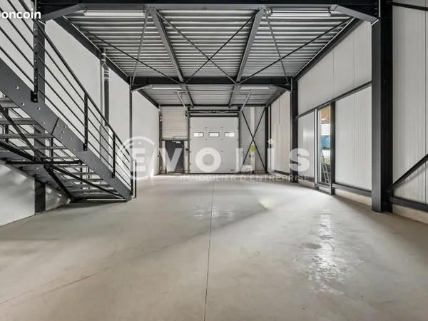 Local d'activité 2 309 m²