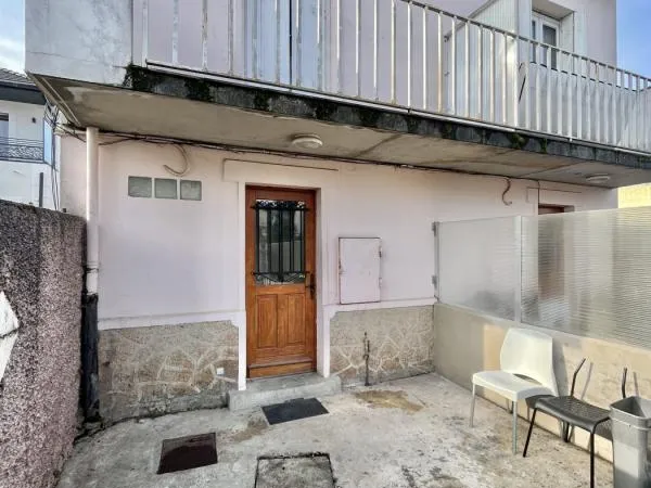 NEUILLY-PLAISANCE Appartement Duplex 3 pièces F3 T3 Cour te