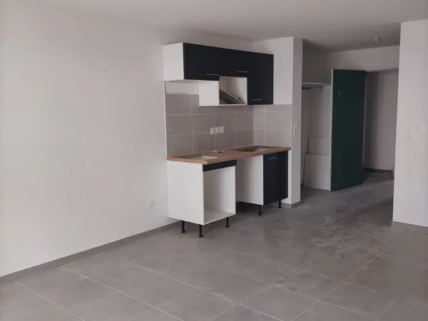 T3 récent de 66 M2 avec Jardin et Terrasse + 1 place de Par