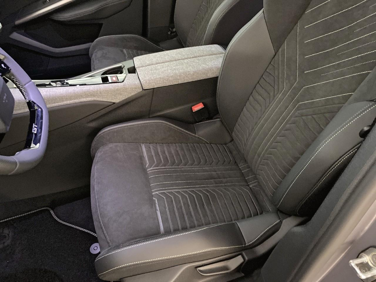 Peugeot 3008 hybrid 145 e-dcs6 gt — photo 9