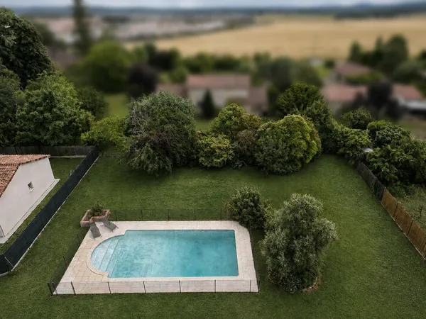 Terrain plat à batir 725 m² avec piscine - Seysses
