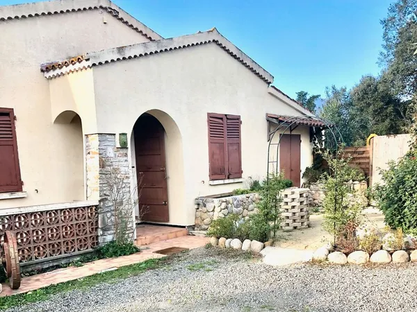 Maison T4 à louer de Novembre à Juin