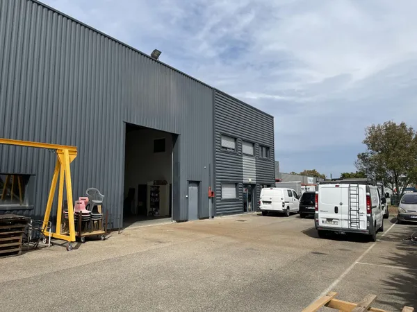 Local industriel 520 m²